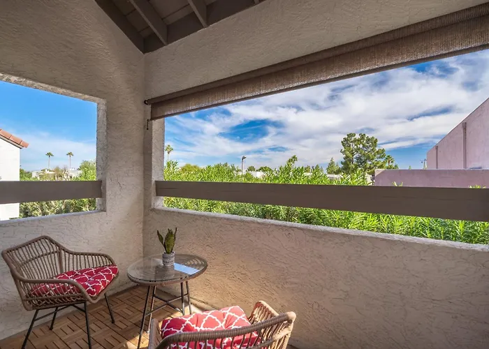 Old Town Southwest Style 2br With Pool And Hot Tub Scottsdale