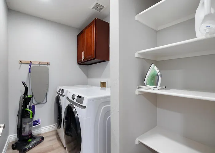 Old Town Southwest Style 2br With Pool And Hot Tub